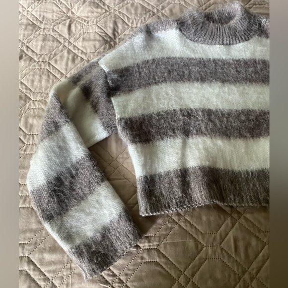 EXPRESS White and Tan Striped Sweater - Picture 3 of 5